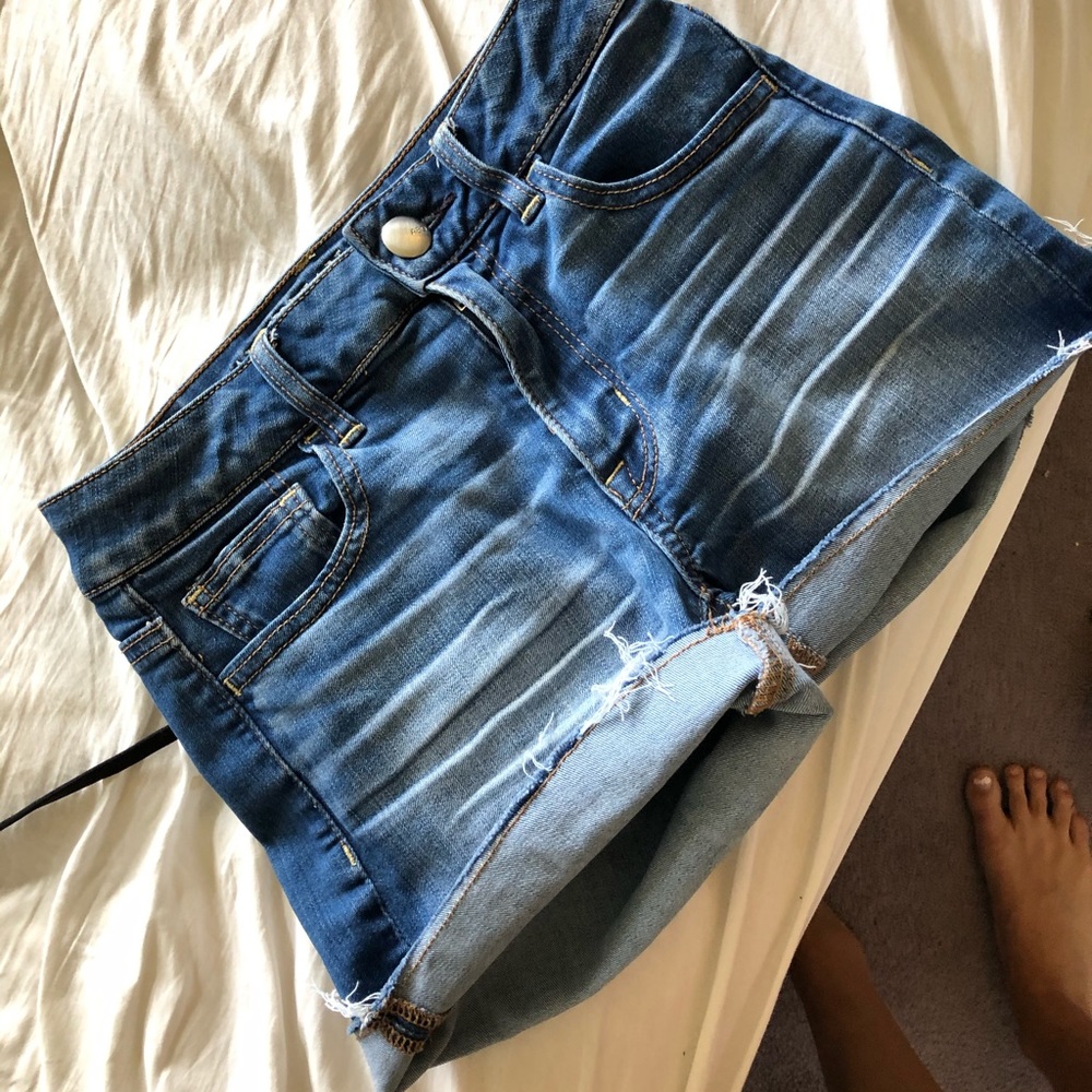 American Eagle blue shorts